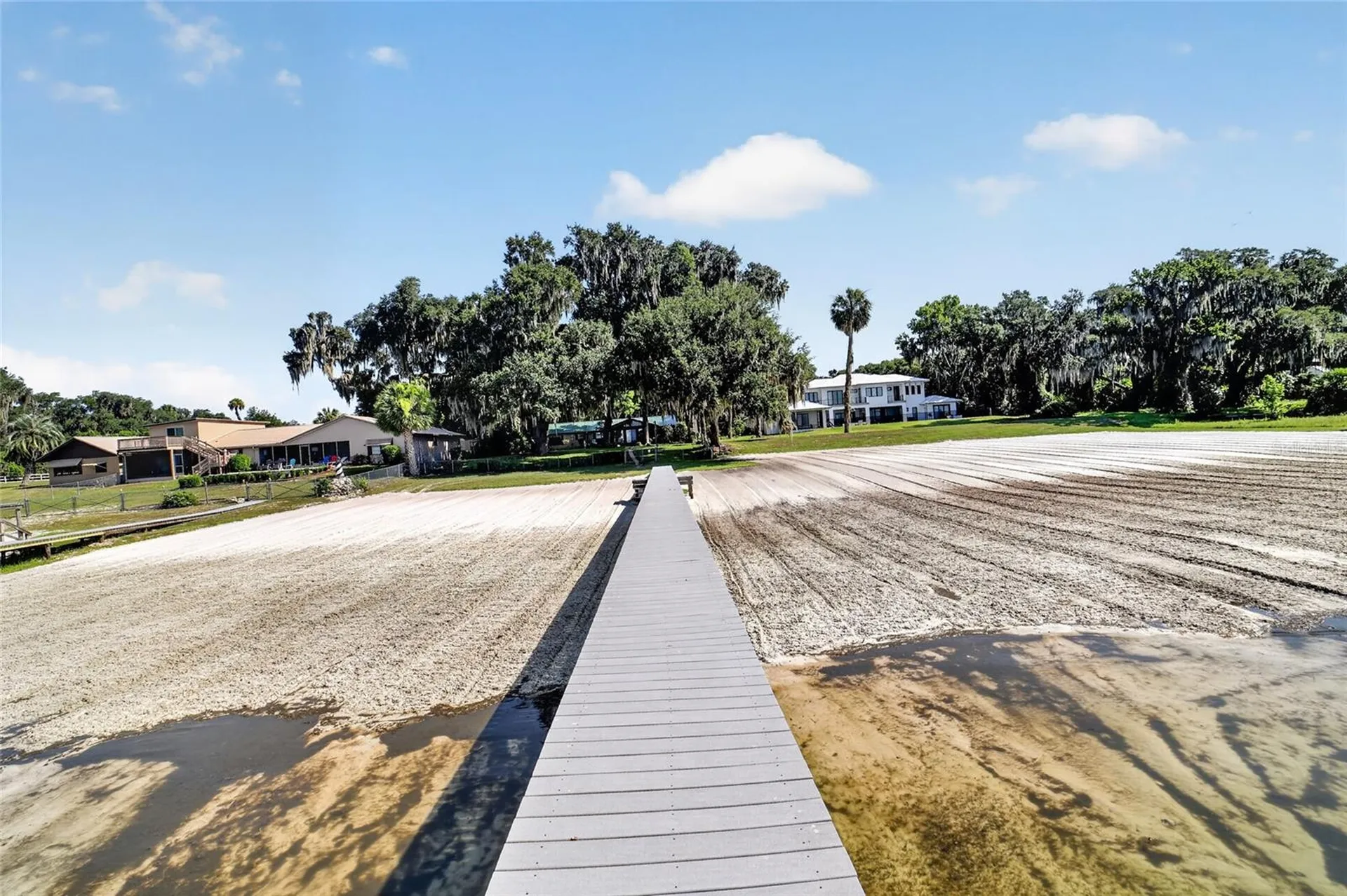 13200 E Highway 25 Ocklawaha FL 32179