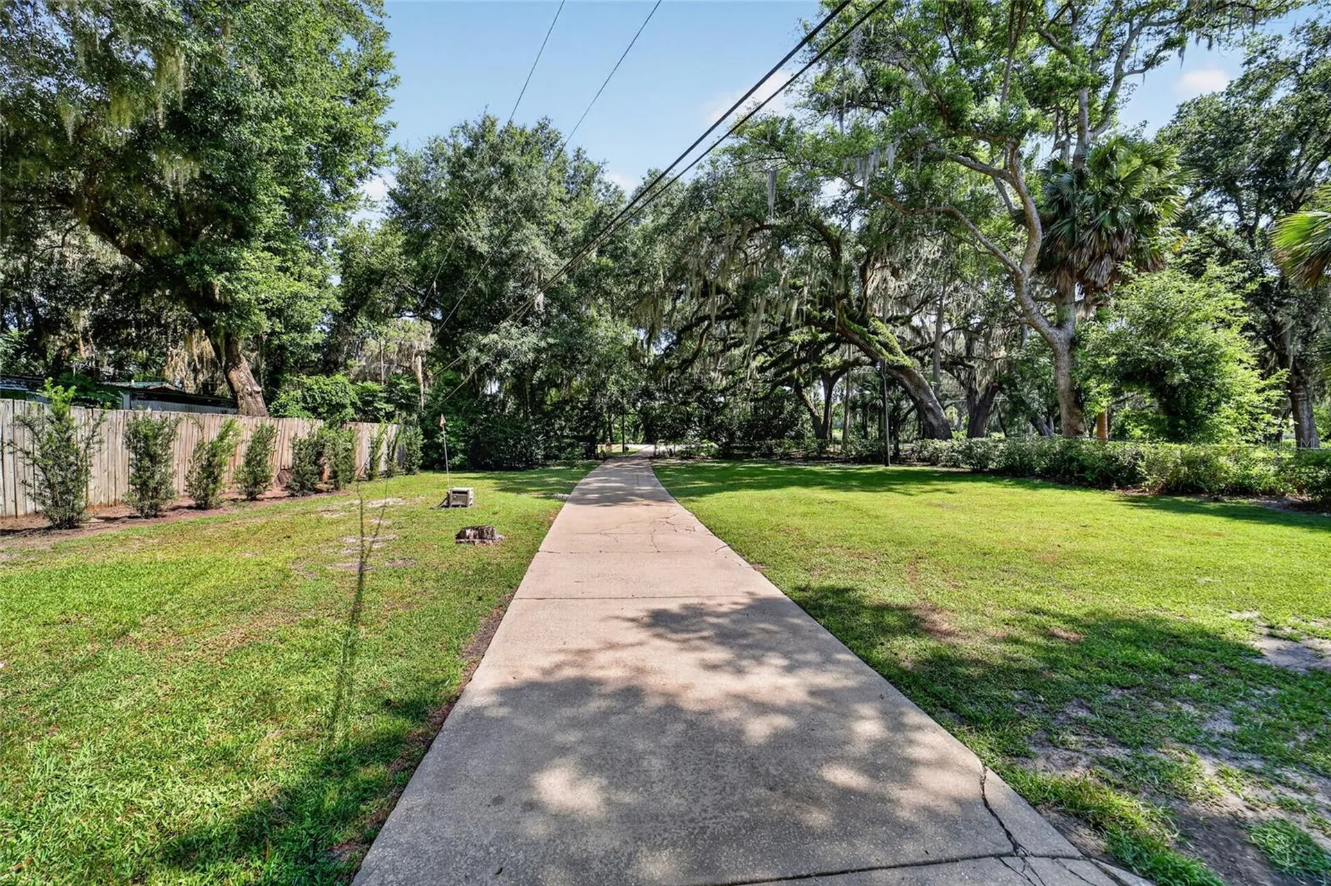 13200 E Highway 25 Ocklawaha FL 32179