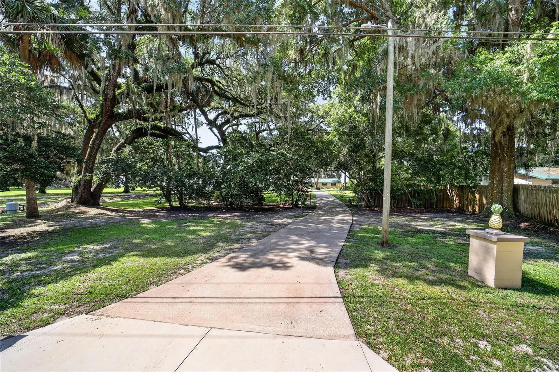 13200 E Highway 25 Ocklawaha FL 32179