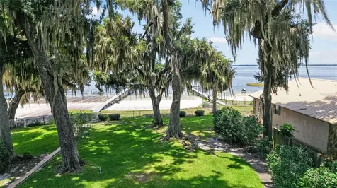 13200 E Highway 25 Ocklawaha FL 32179