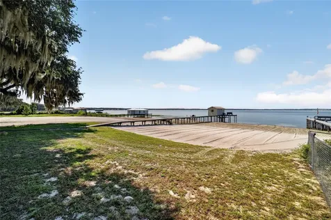 13200 E Highway 25 Ocklawaha FL 32179
