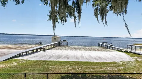 13200 E Highway 25 Ocklawaha FL 32179