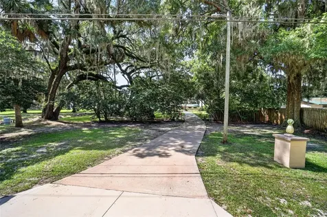 13200 E Highway 25 Ocklawaha FL 32179