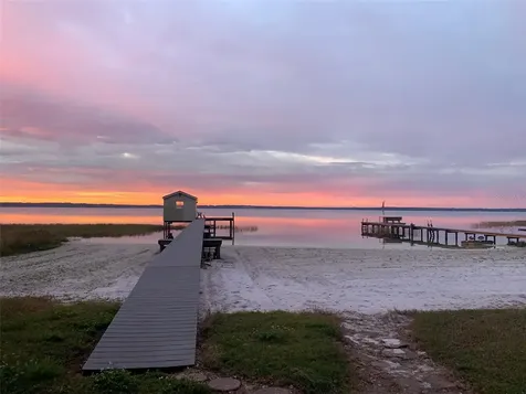 13200 E Highway 25 Ocklawaha FL 32179