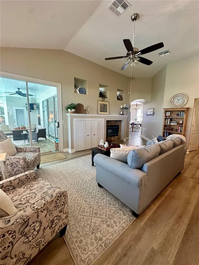 8052 Laurel Ridge Drive Mount Dora FL 32757