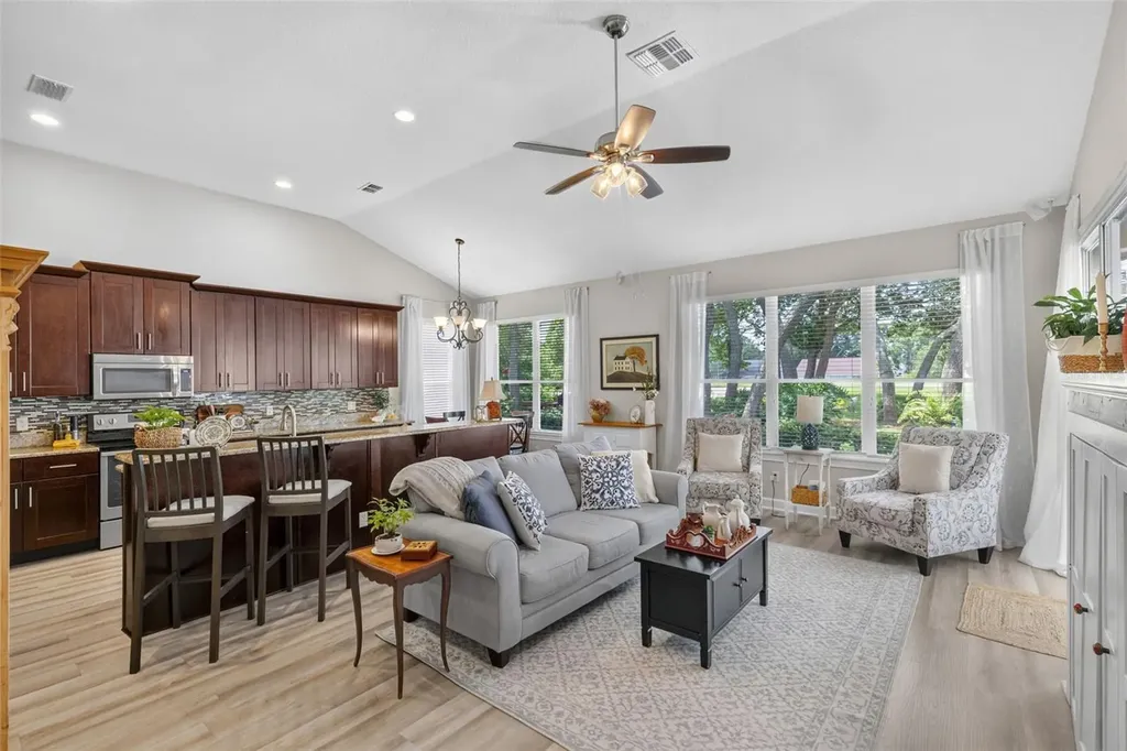 8052 Laurel Ridge Drive Mount Dora FL 32757