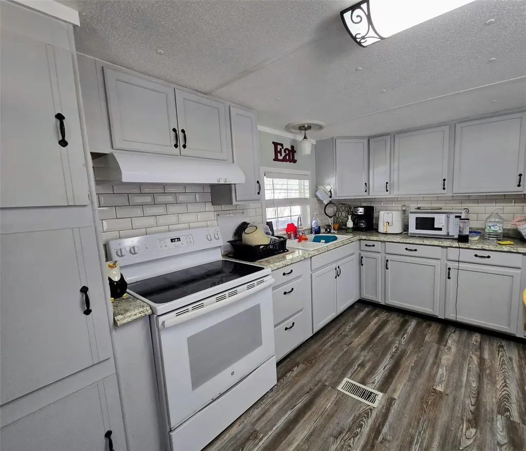 730 Royal Palm Avenue Lady Lake FL 32159