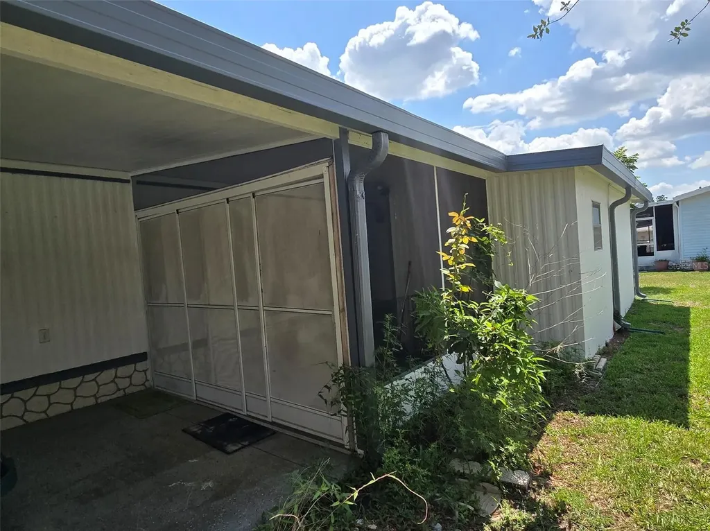 730 Royal Palm Avenue Lady Lake FL 32159
