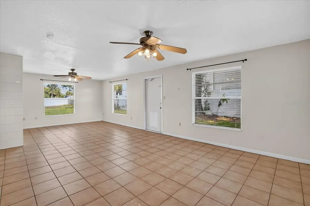 6999 16th Avenue N St Petersburg FL 33710