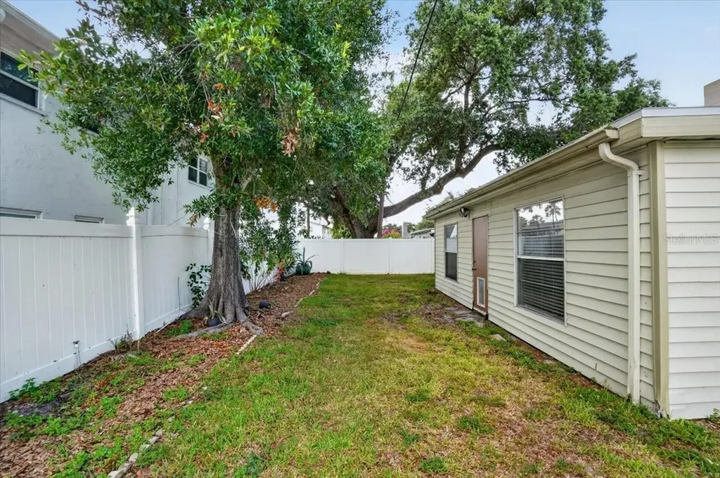 6999 16th Avenue N St Petersburg FL 33710