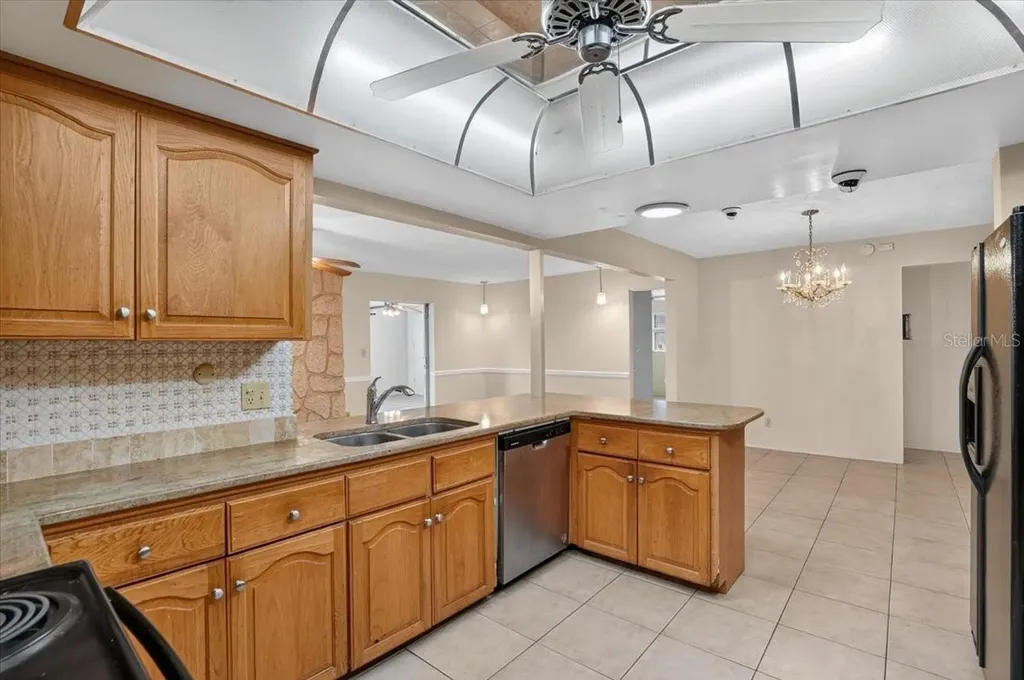 6999 16th Avenue N St Petersburg FL 33710