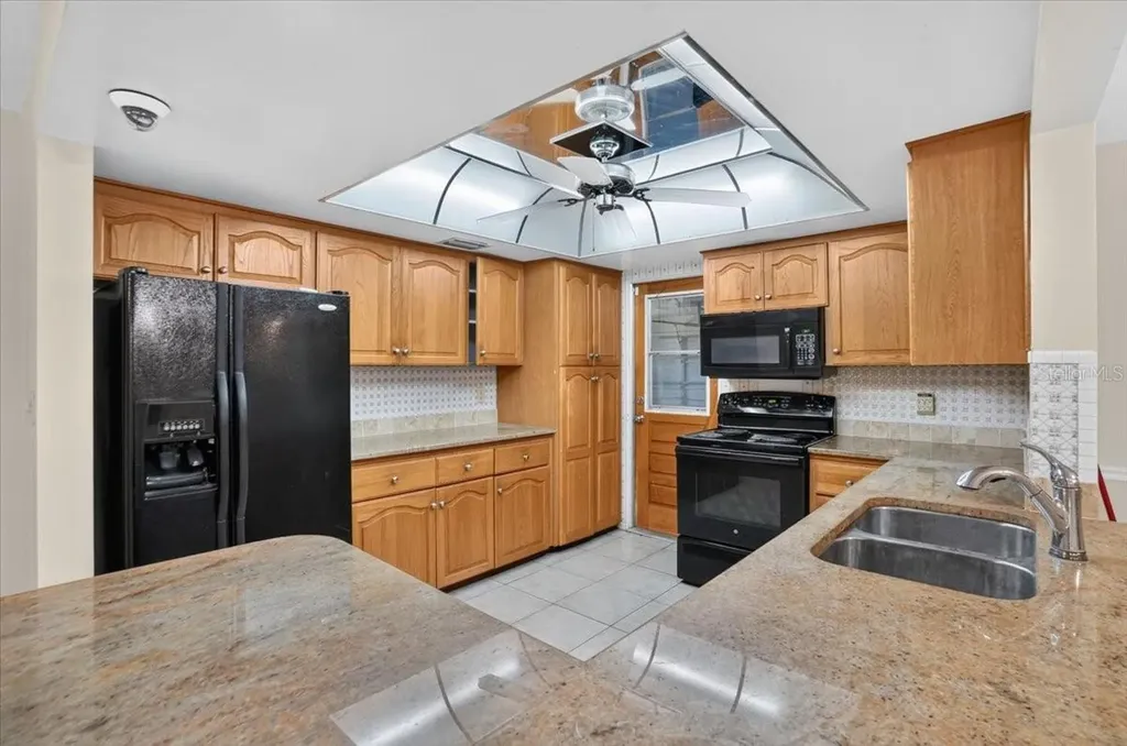 6999 16th Avenue N St Petersburg FL 33710