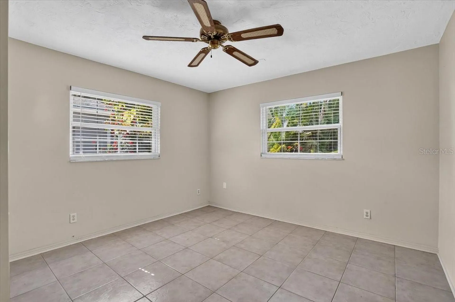 6999 16th Avenue N St Petersburg FL 33710