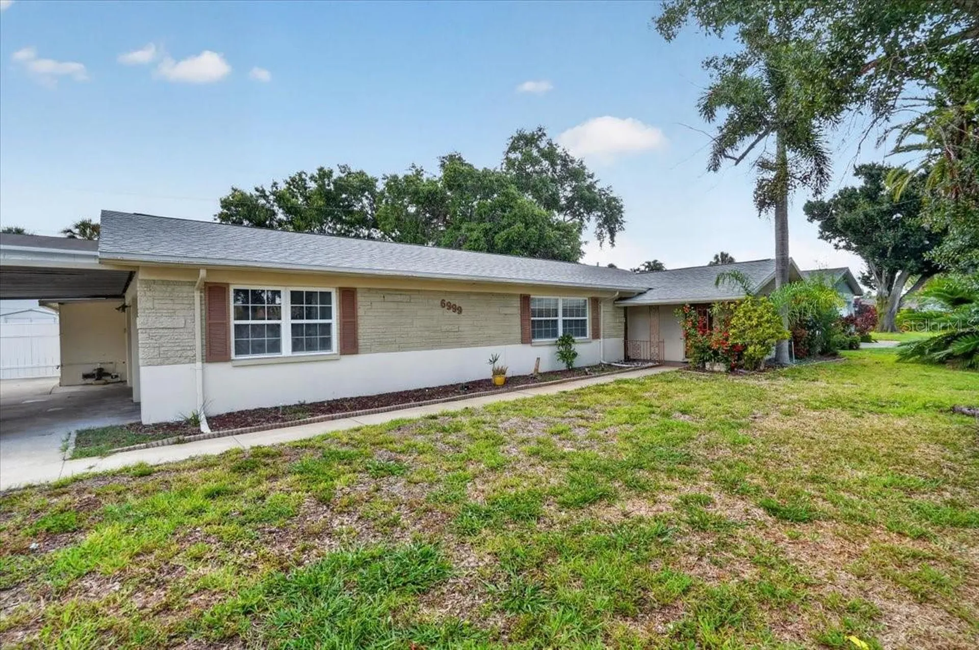6999 16th Avenue N St Petersburg FL 33710