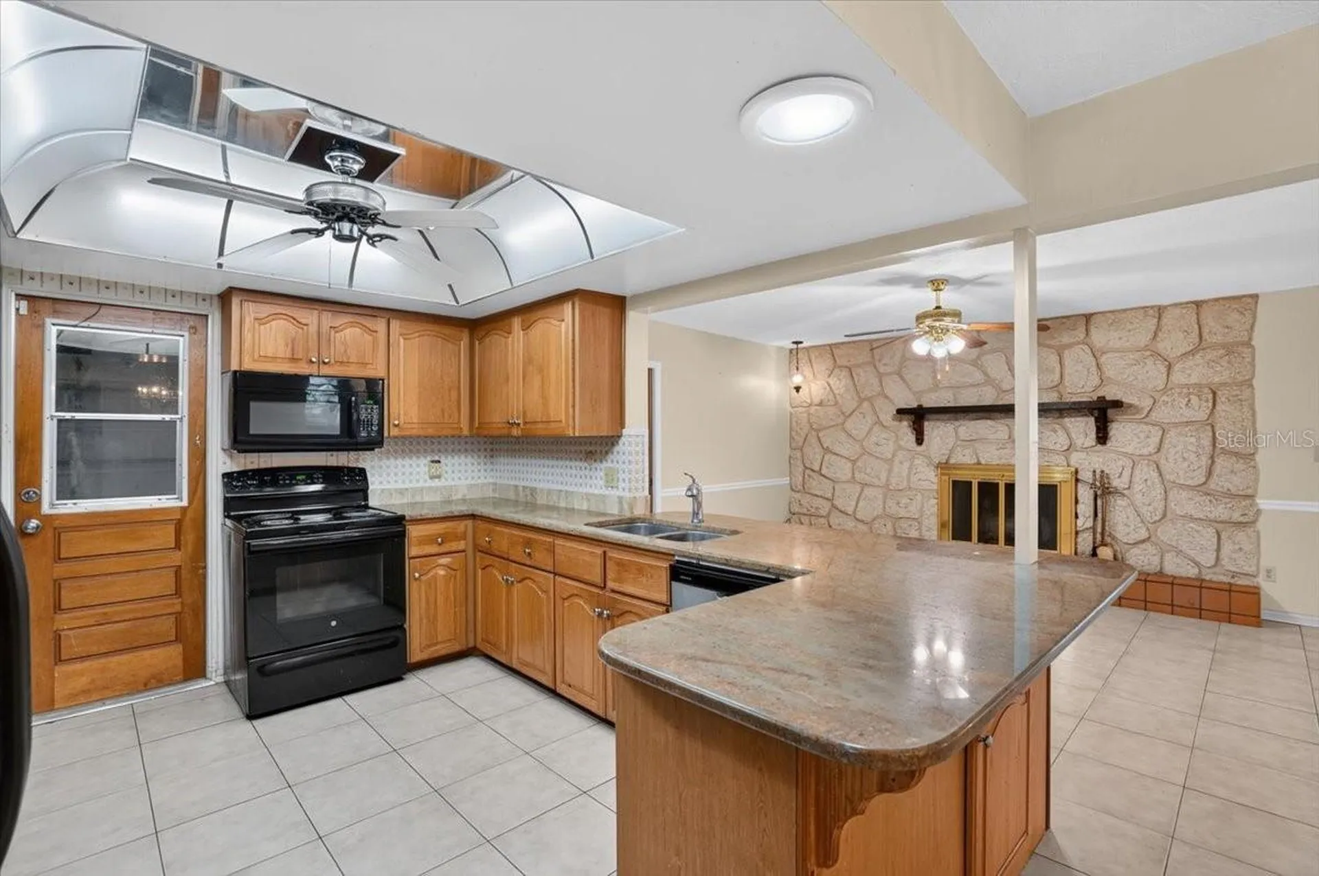 6999 16th Avenue N St Petersburg FL 33710