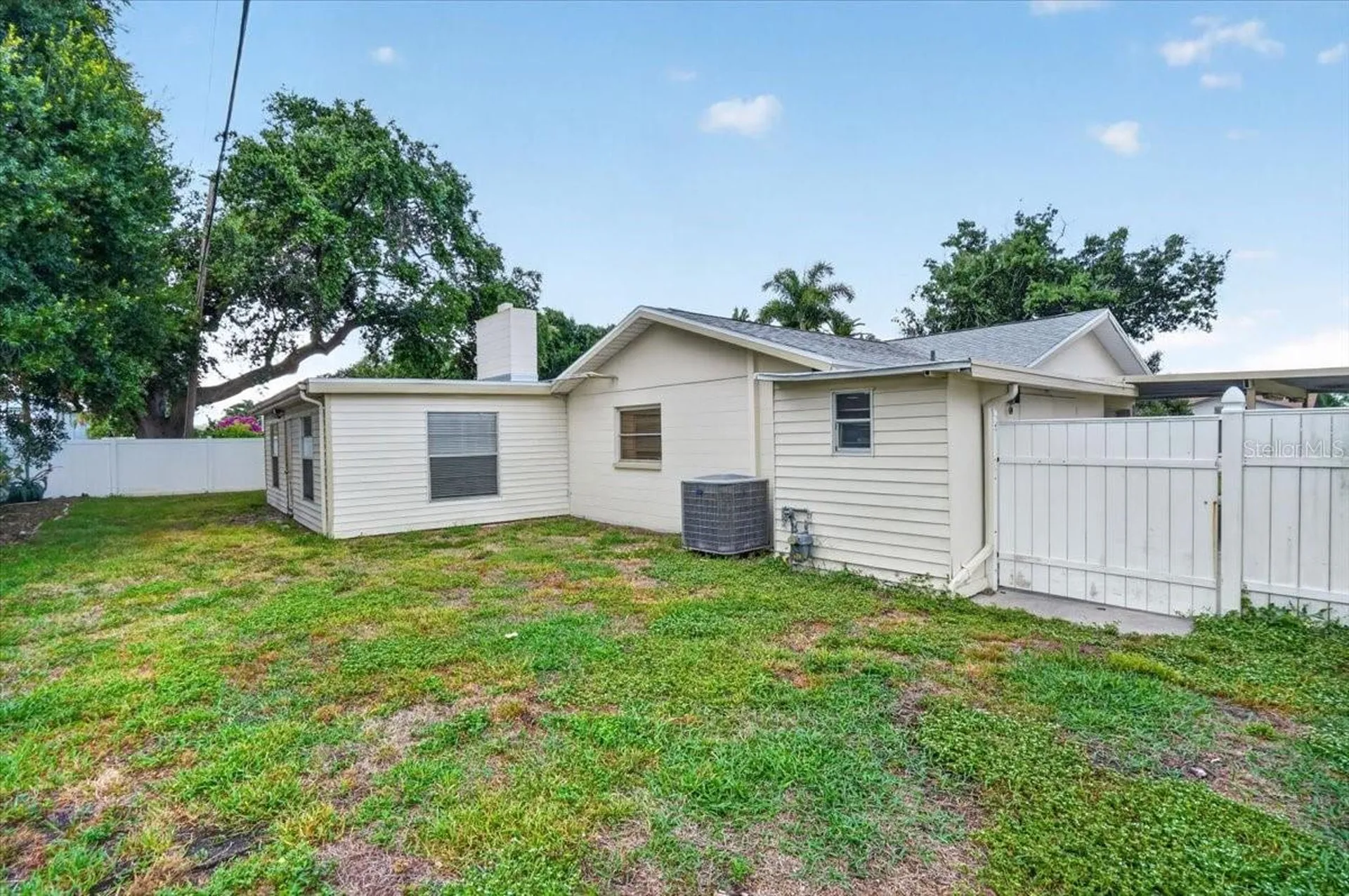 6999 16th Avenue N St Petersburg FL 33710