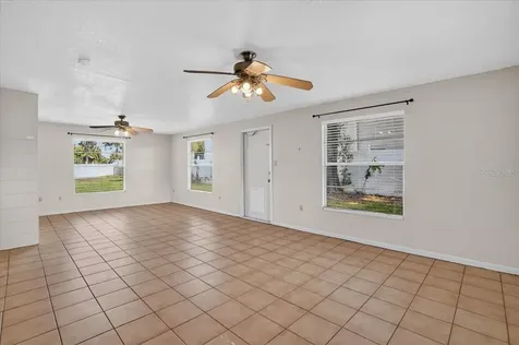 6999 16th Avenue N St Petersburg FL 33710