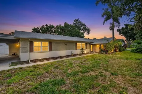 6999 16th Avenue N St Petersburg FL 33710
