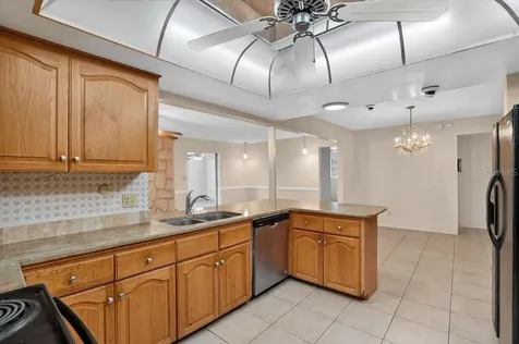 6999 16th Avenue N St Petersburg FL 33710