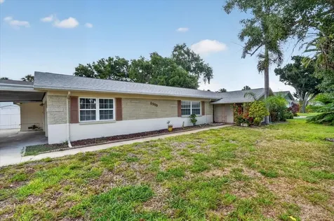 6999 16th Avenue N St Petersburg FL 33710