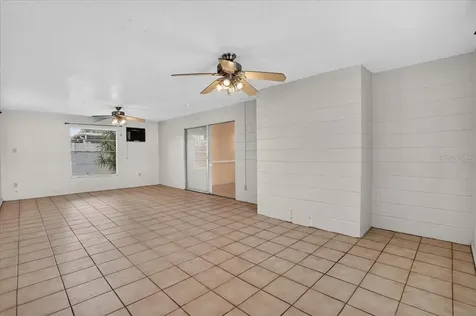 6999 16th Avenue N St Petersburg FL 33710