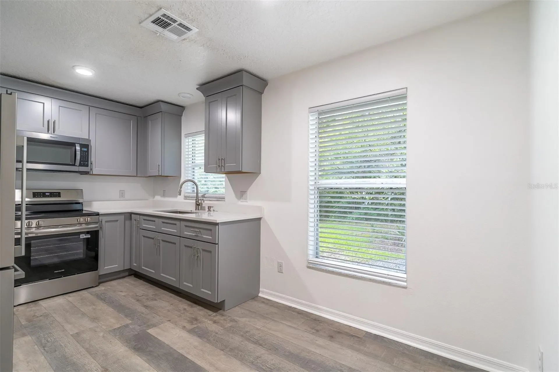 497 W Beresford Road Deland FL 32720