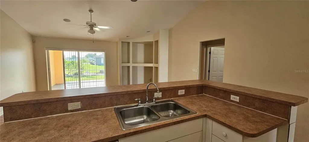 3007 SW Santa Barbara Place Cape Coral FL 33914
