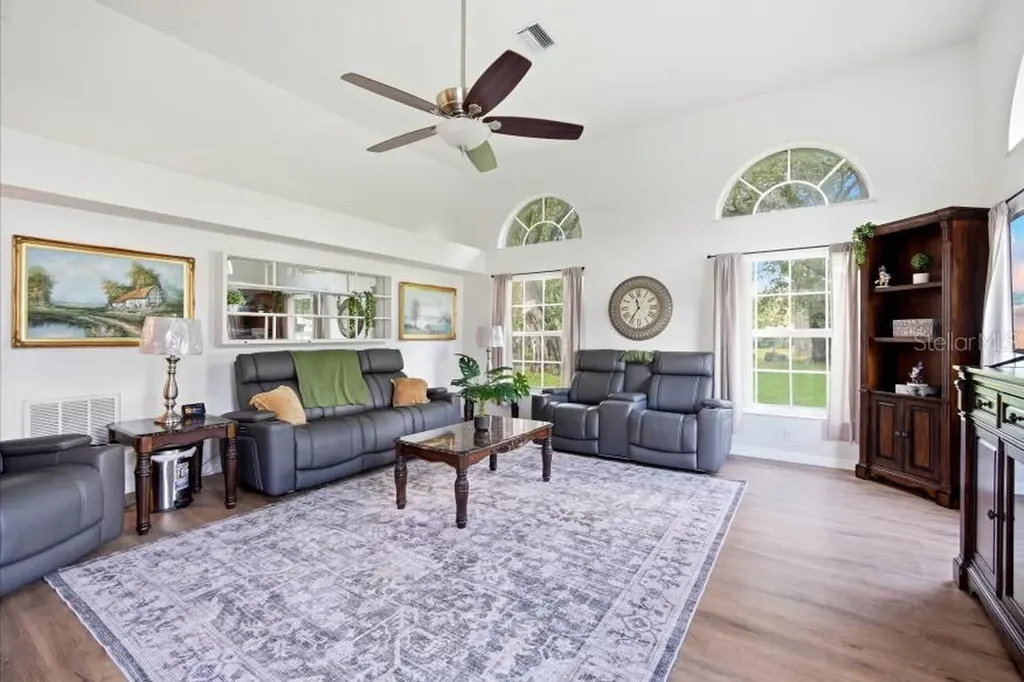 483 Lincoln Avenue Masaryktown FL 34604