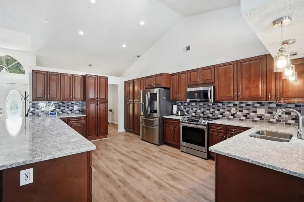 483 Lincoln Avenue Masaryktown FL 34604
