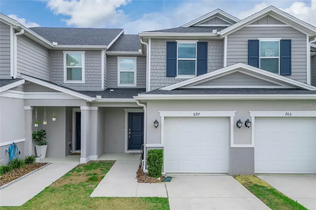 697 Stoney Pointe Circle Davenport FL 33896