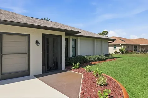154 Hourglass Drive Venice FL 34293