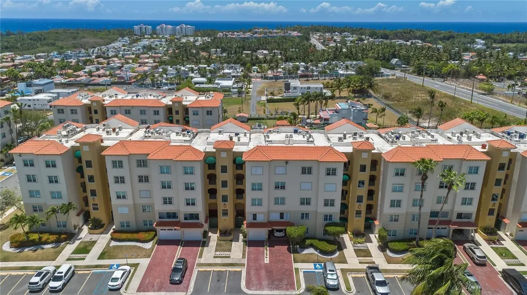 6690 Rd. Royal Palm Cond. Vega Alta PR 00692