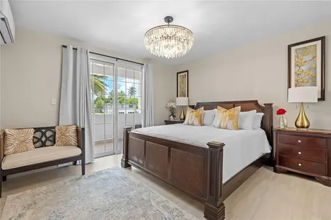 6690 Rd. Royal Palm Cond. Vega Alta PR 00692