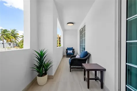 6690 Rd. Royal Palm Cond. Vega Alta PR 00692