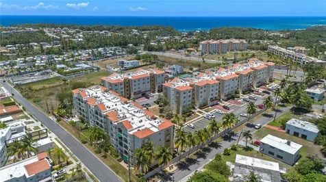 6690 Rd. Royal Palm Cond. Vega Alta PR 00692