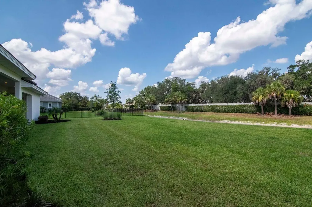 2639 Yacht Place Wesley Chapel FL 33543