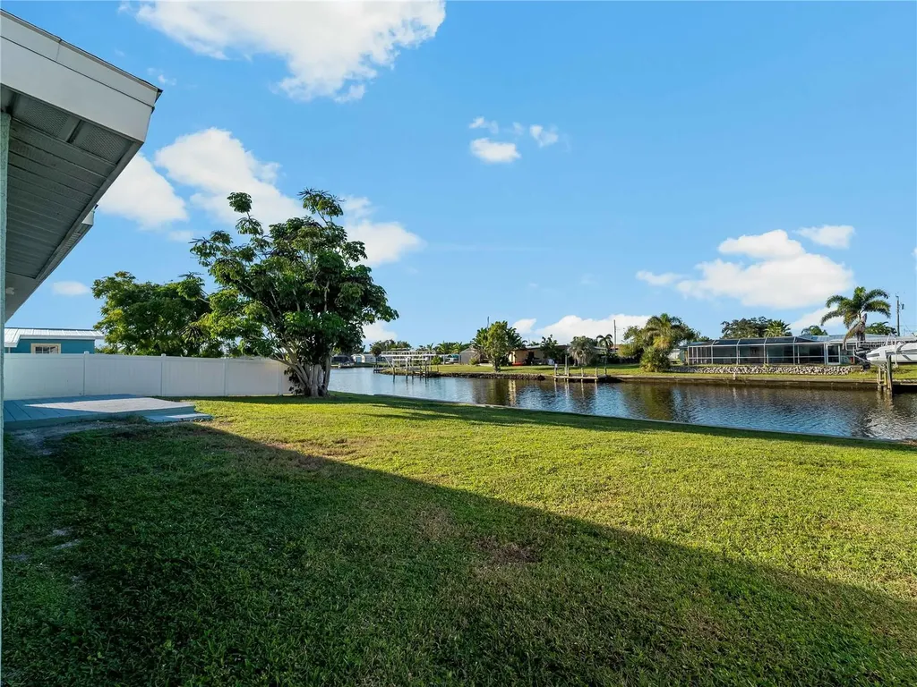 581 Lindley Terrace Port Charlotte FL 33952