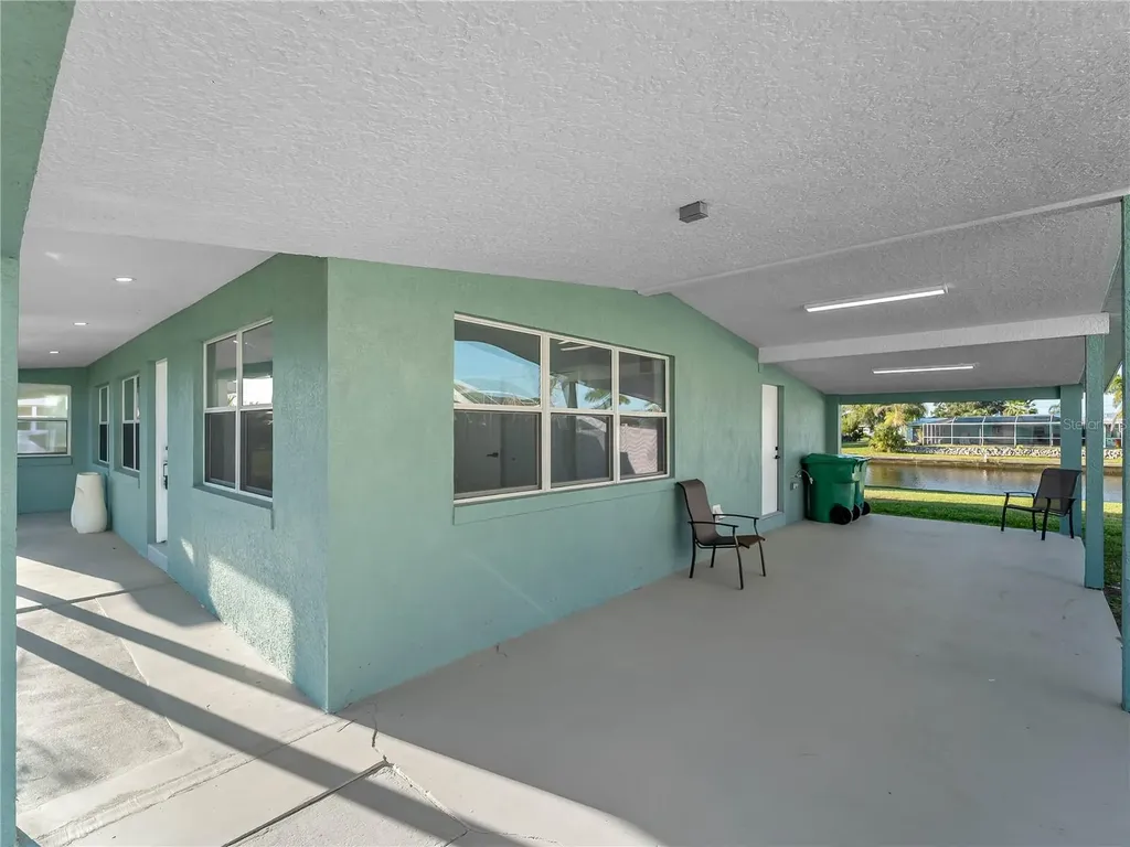 581 Lindley Terrace Port Charlotte FL 33952