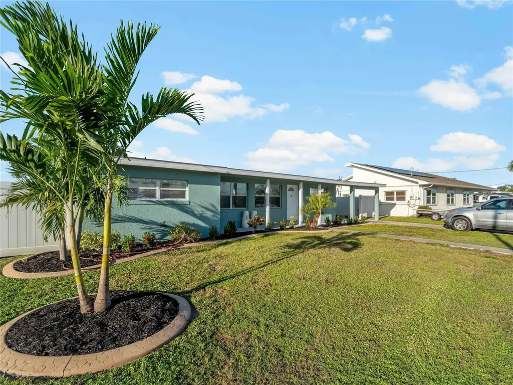 581 Lindley Terrace Port Charlotte FL 33952