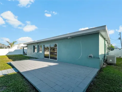 581 Lindley Terrace Port Charlotte FL 33952