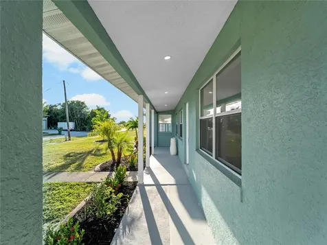 581 Lindley Terrace Port Charlotte FL 33952