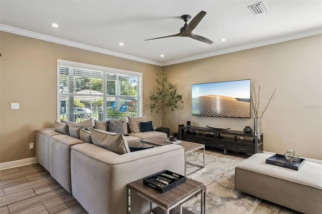 1810 Illinois Street Orlando FL 32803