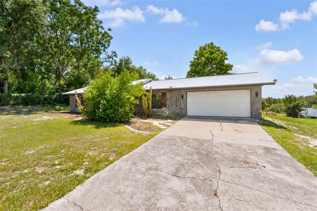 37149 Grays Airport Road Lady Lake FL 32159