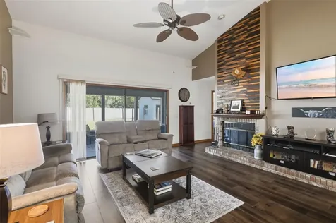 168 Community Drive Debary FL 32713