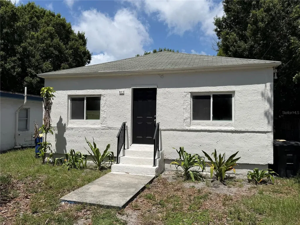 911 N 21st Street Fort Pierce FL 34950