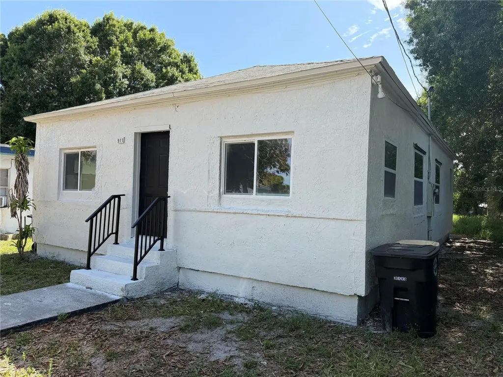 911 N 21st Street Fort Pierce FL 34950