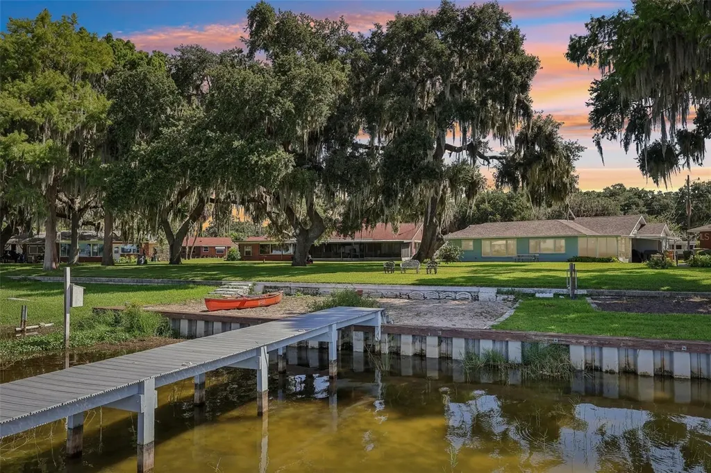 31929 Elizabeth Lane Tavares FL 32778