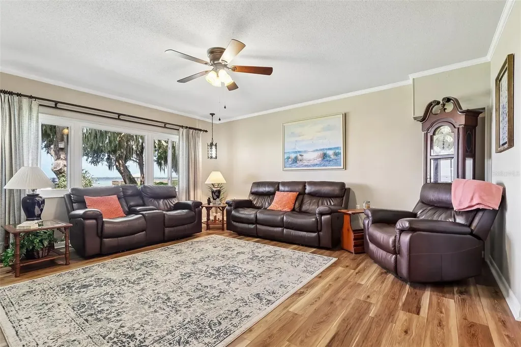 31929 Elizabeth Lane Tavares FL 32778