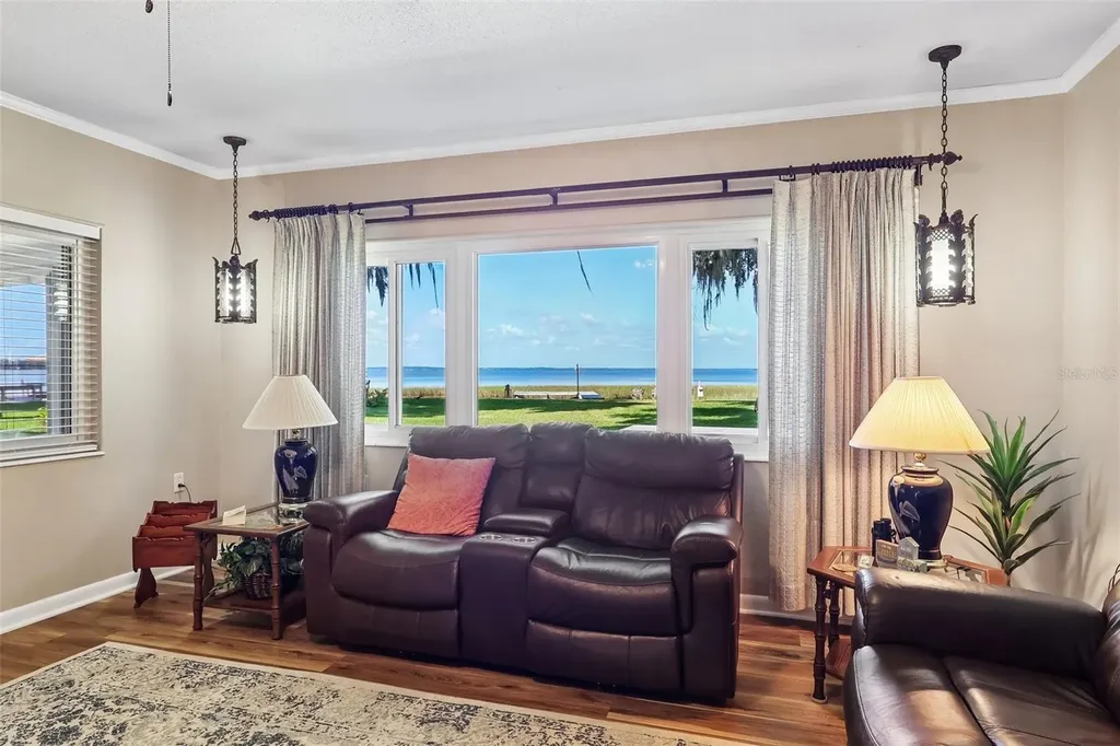 31929 Elizabeth Lane Tavares FL 32778