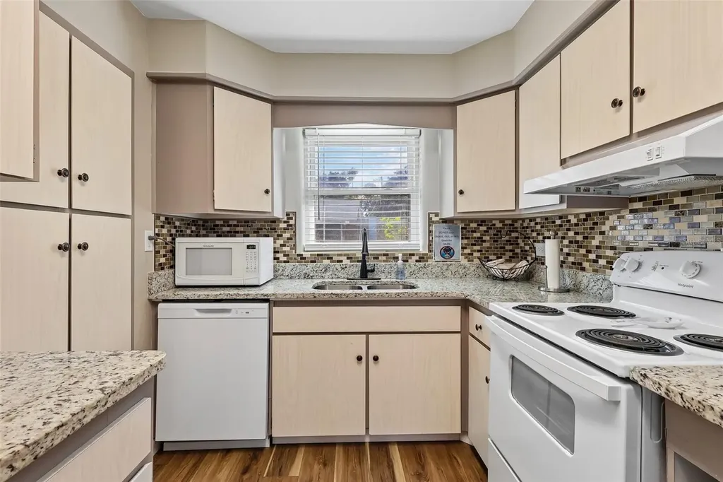 31929 Elizabeth Lane Tavares FL 32778